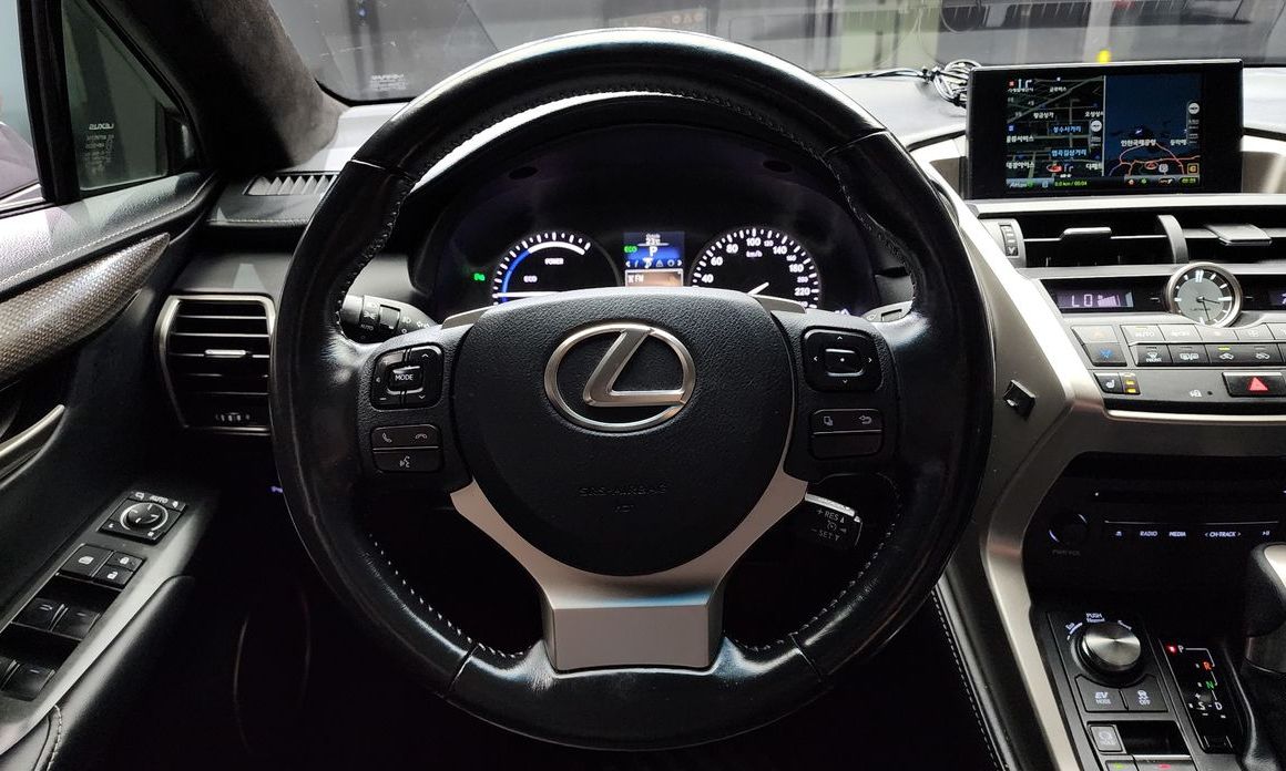 Lexus NX