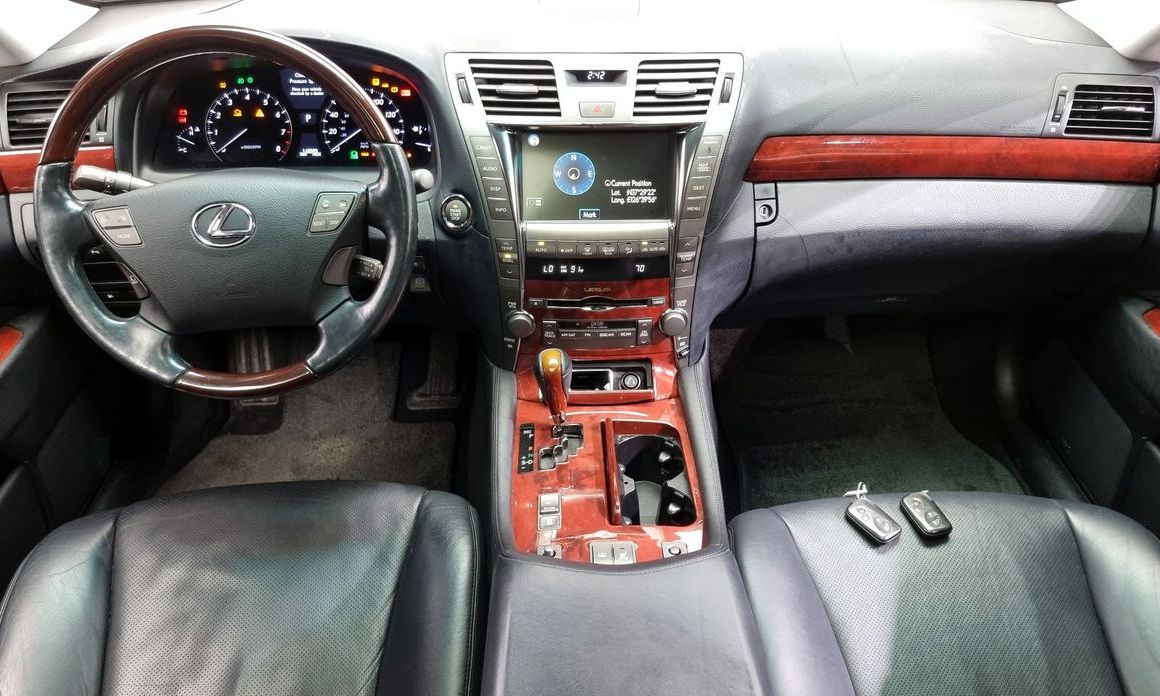 Lexus LS