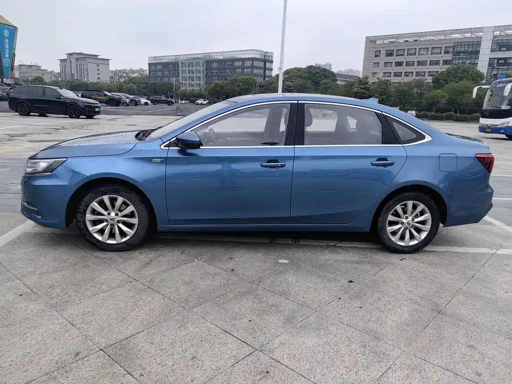 Roewe i6