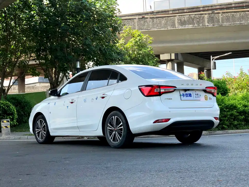 Roewe i5