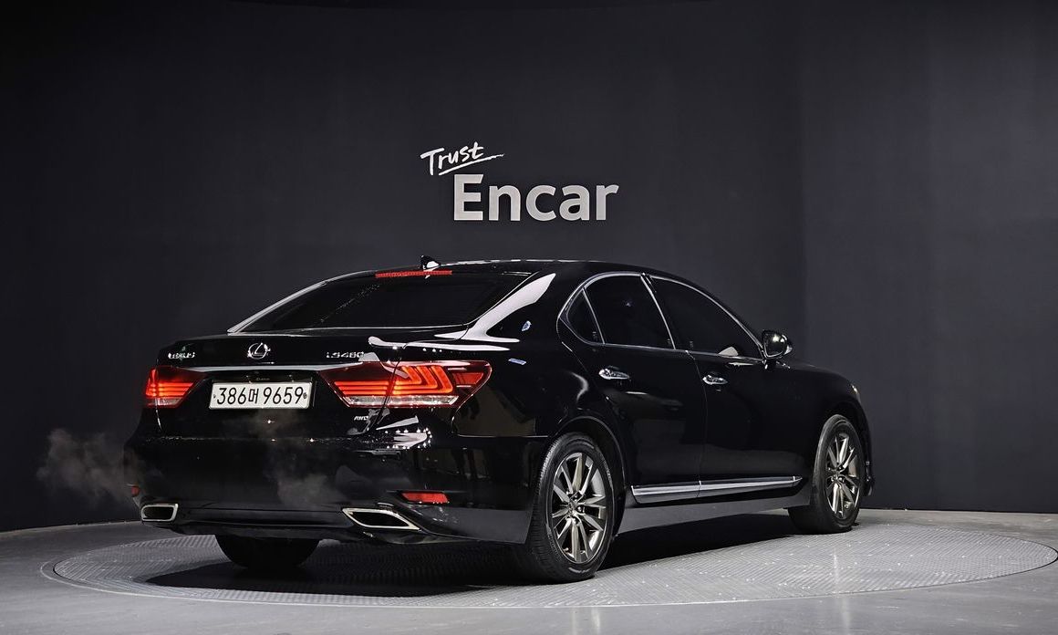 Lexus LS