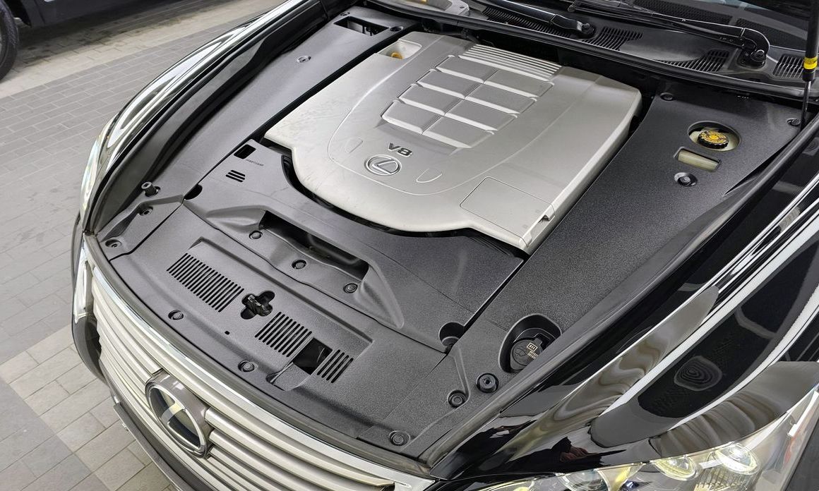 Lexus LS
