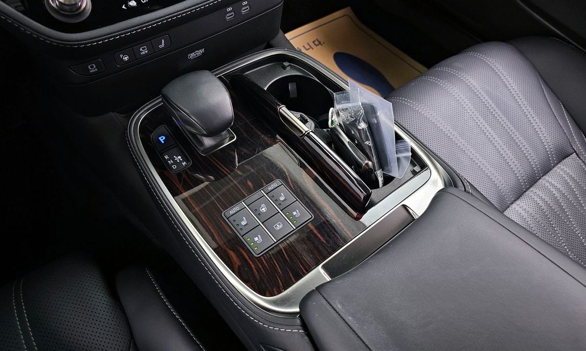Lexus LS