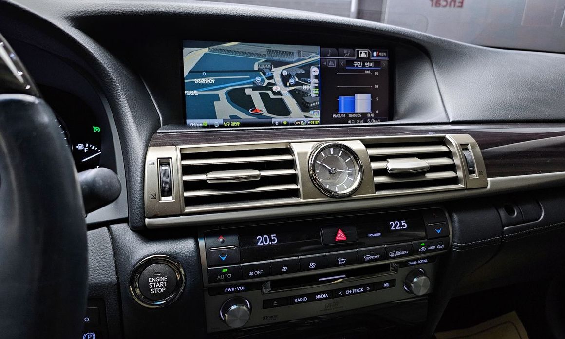 Lexus LS