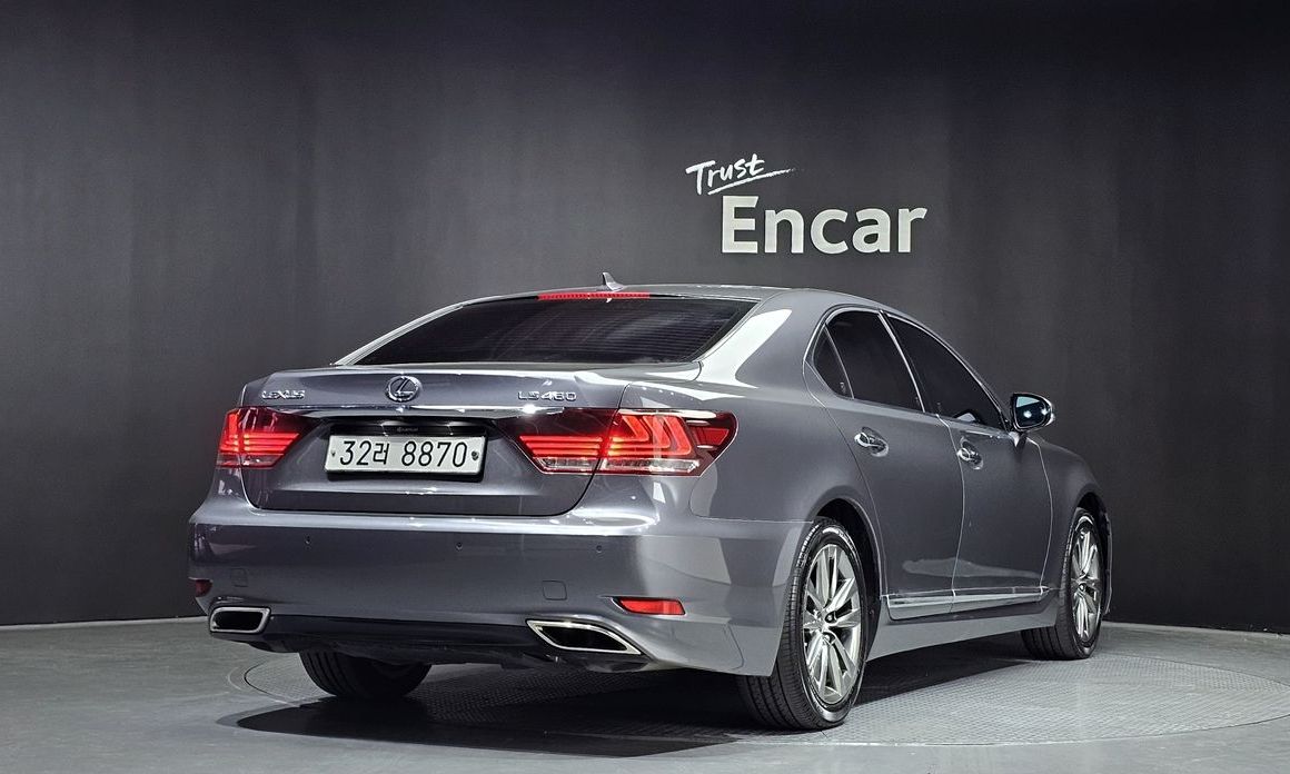 Lexus LS
