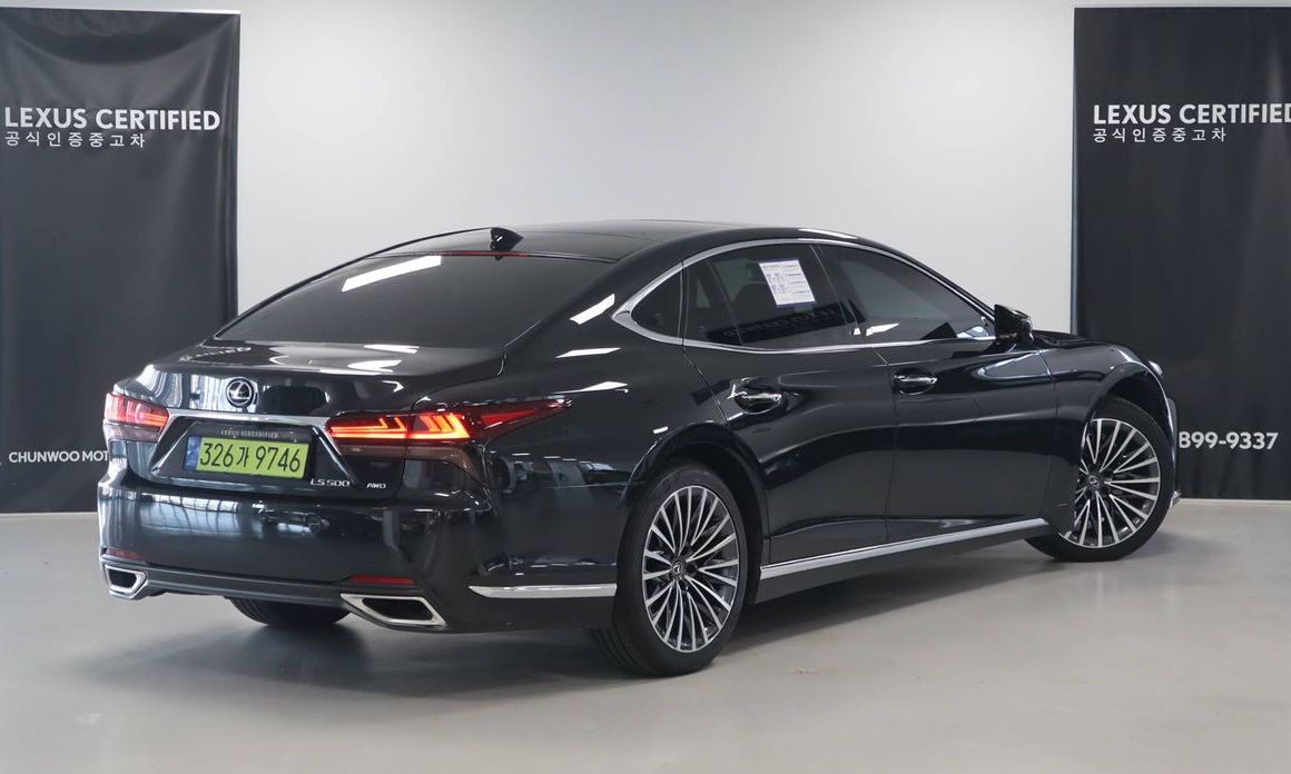 Lexus LS