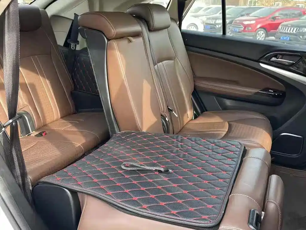 BYD S7