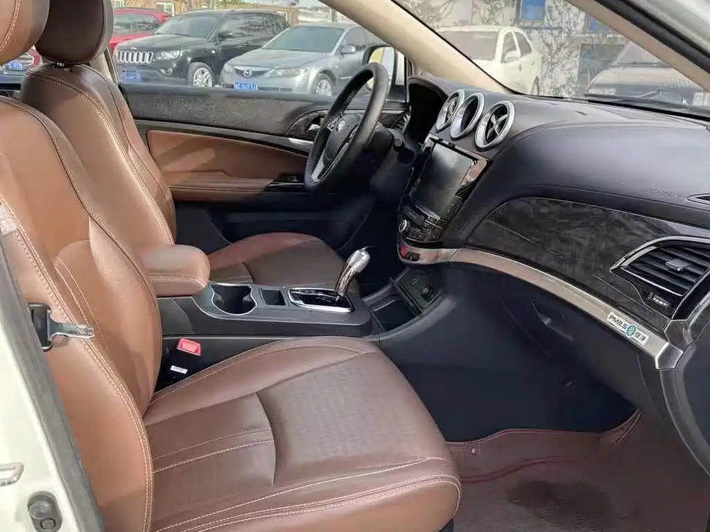 BYD S7