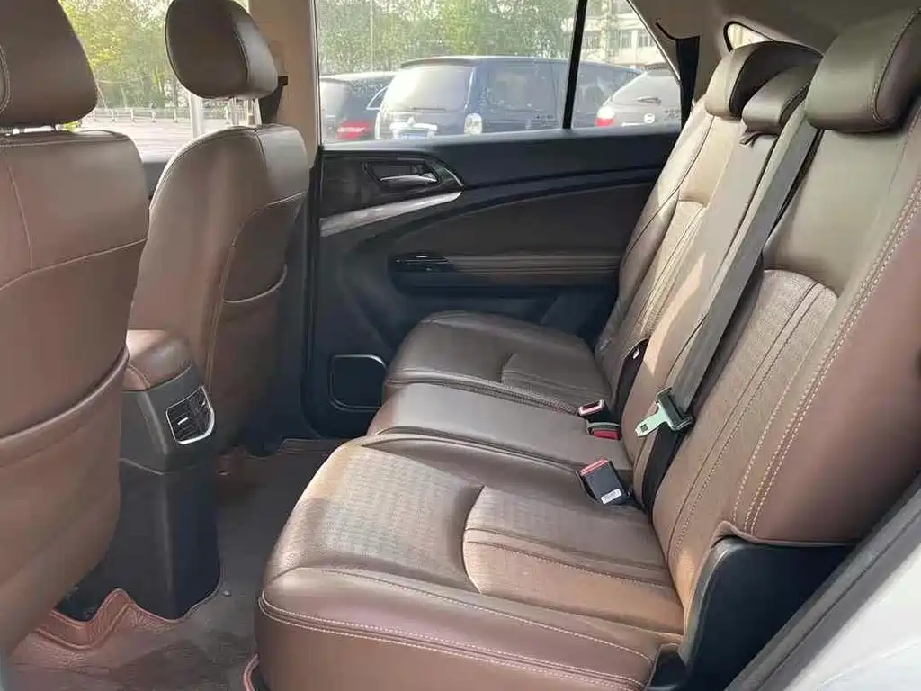 BYD S7