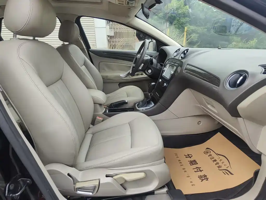 Ford Mondeo Zhisheng