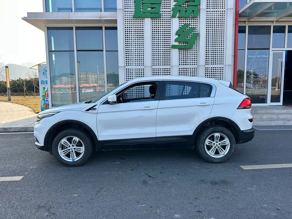 Qoros Qoros 5