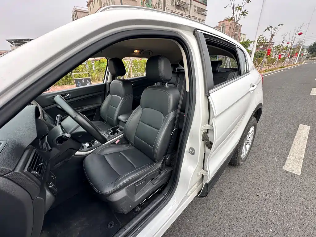 Qoros Qoros 5
