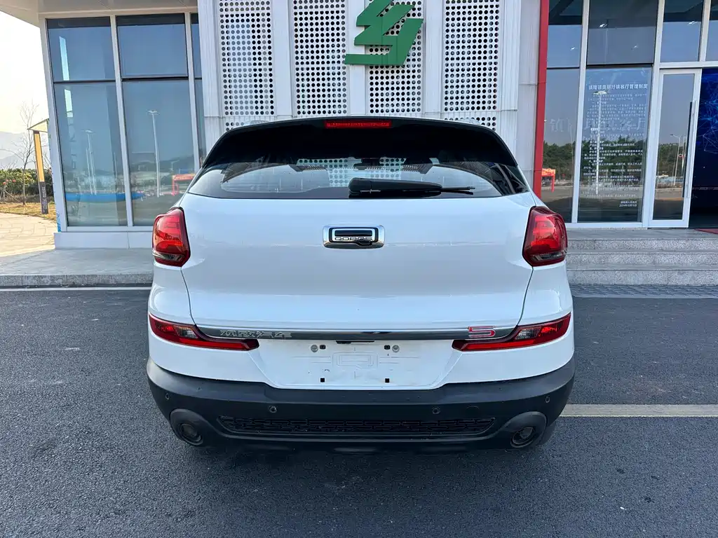 Qoros Qoros 5