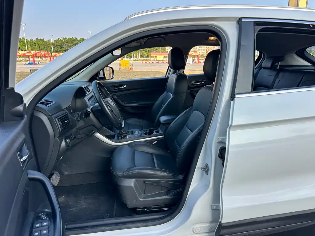 Qoros Qoros 5