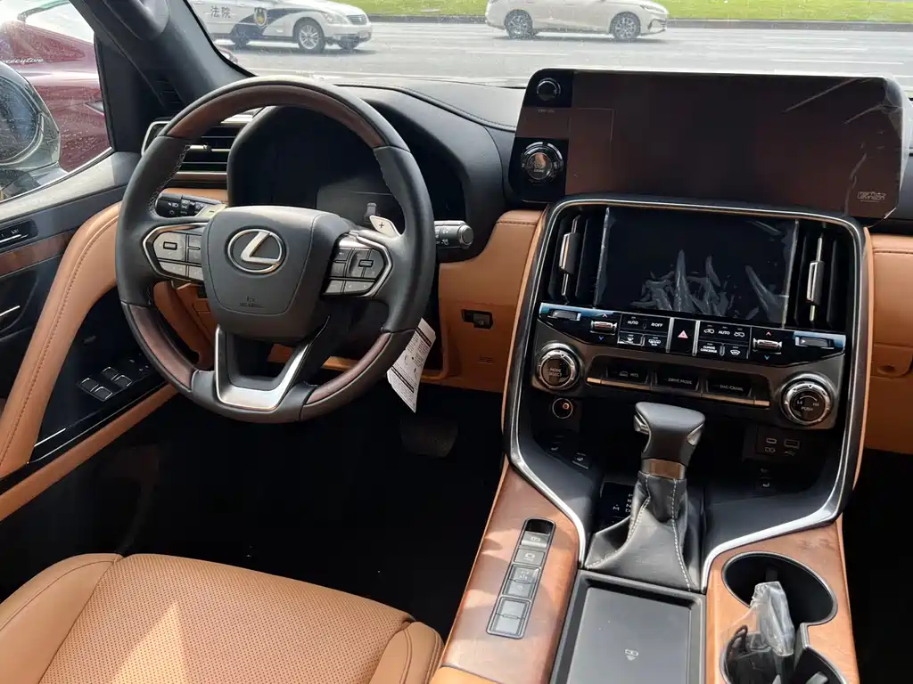 Lexus LX