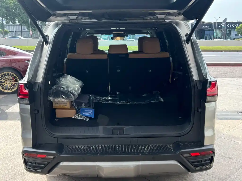 Lexus LX