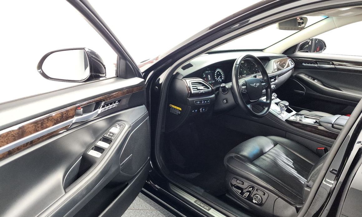 Genesis G90