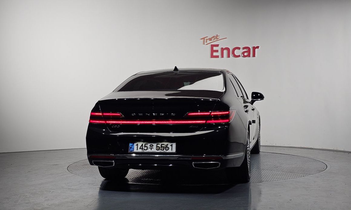 Genesis G90