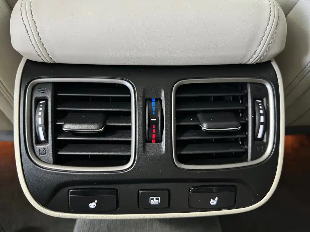 Acura RLX