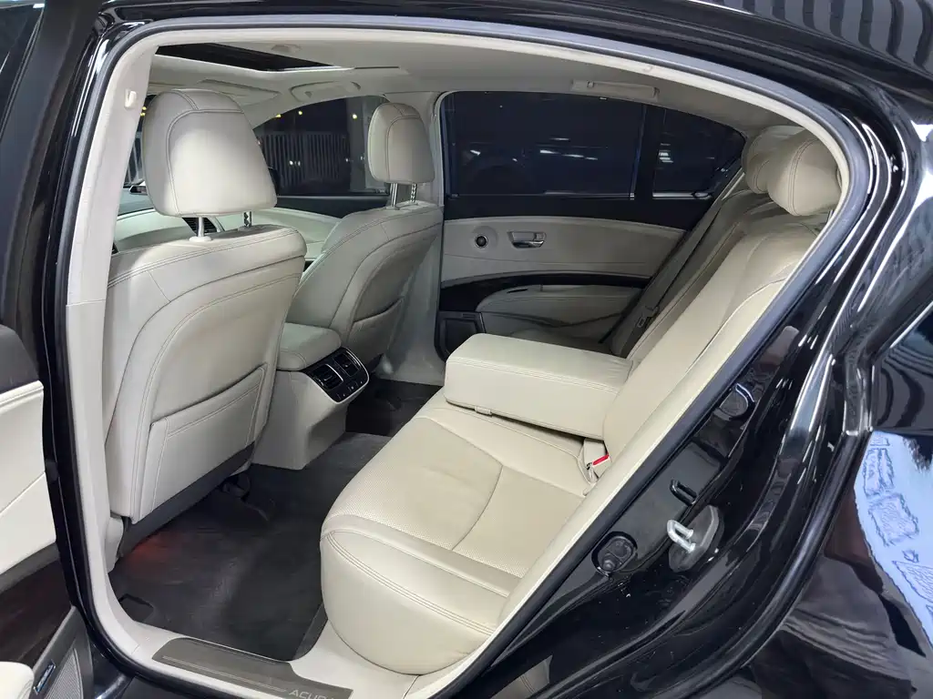 Acura RLX