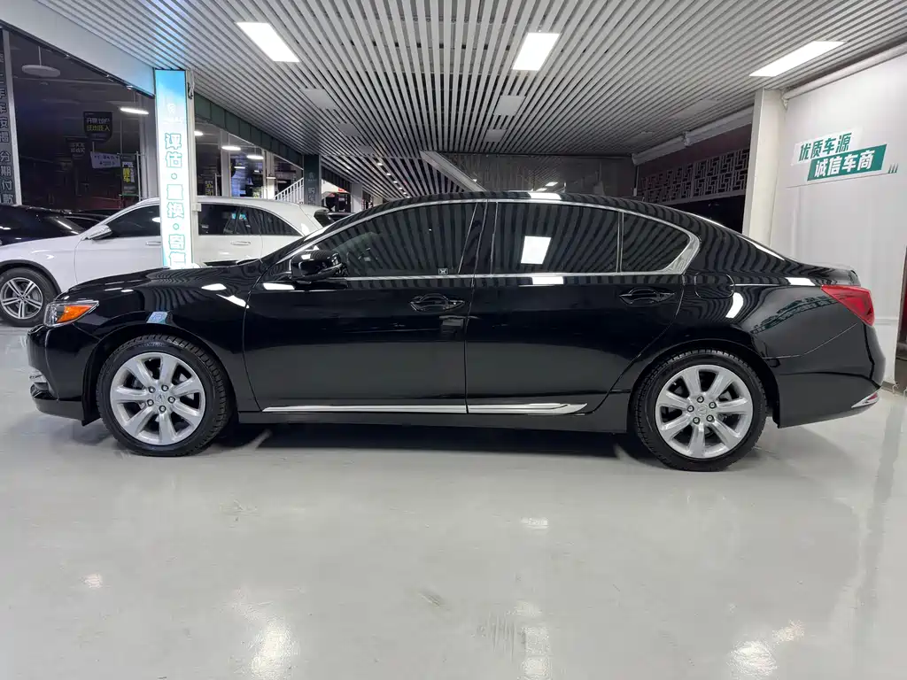 Acura RLX