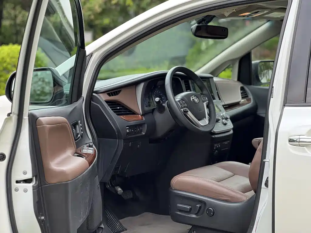 Toyota Sienna