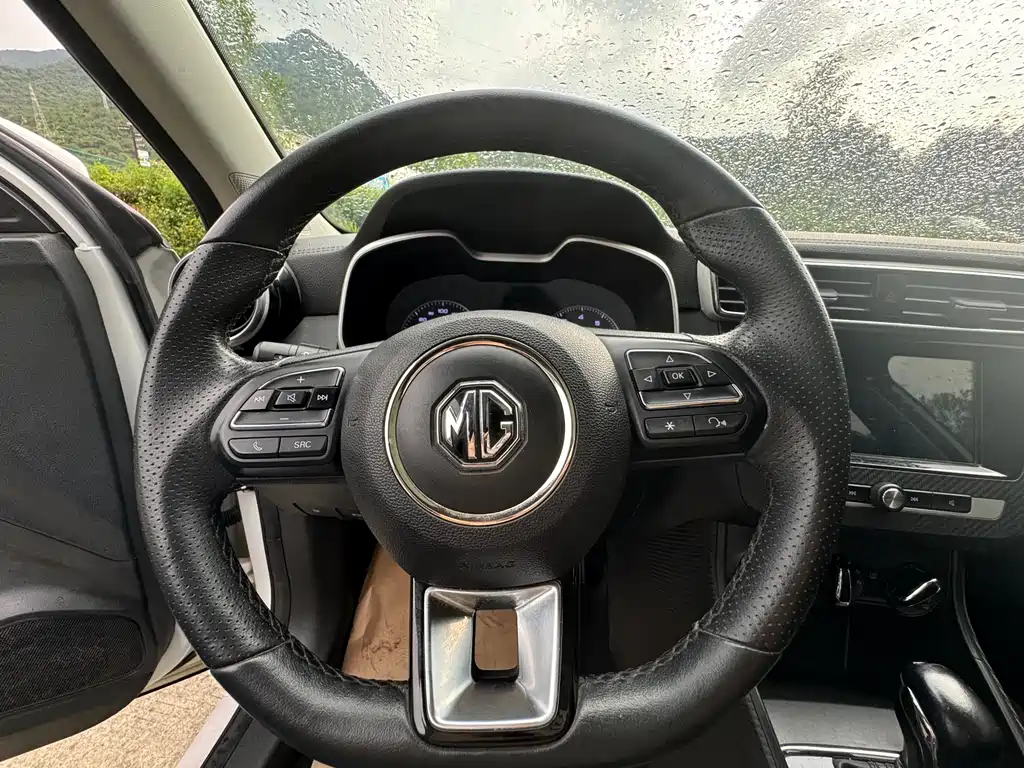 MG ZS
