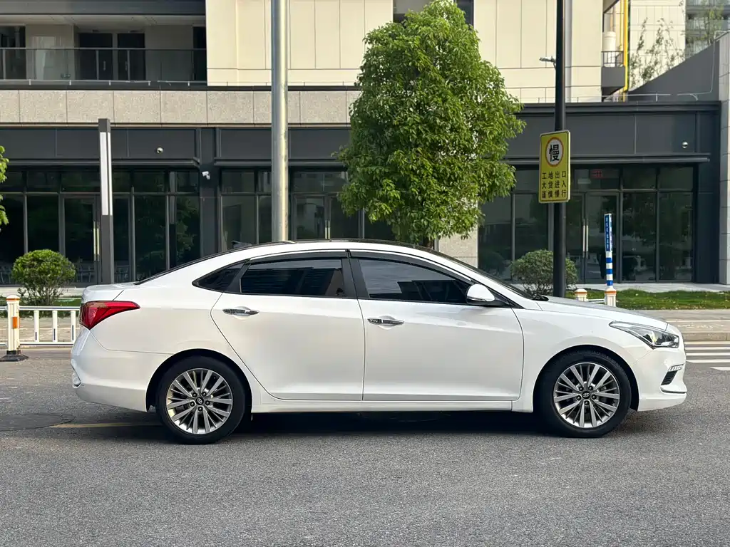 Hyundai Mistra