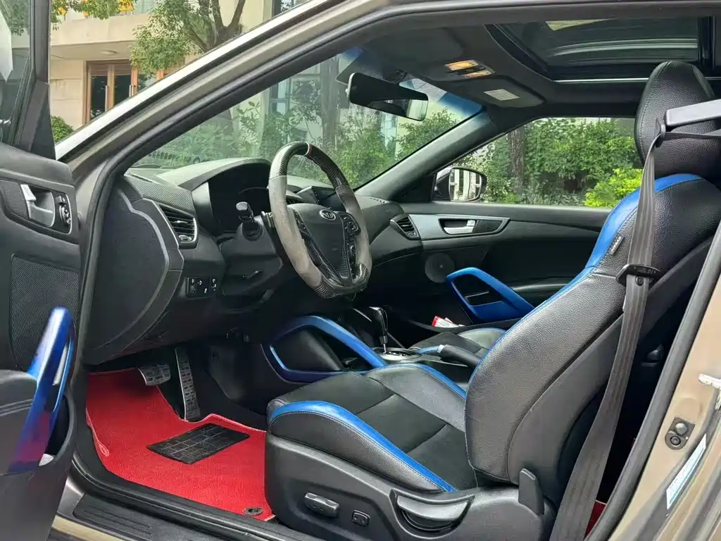 Hyundai Veloster