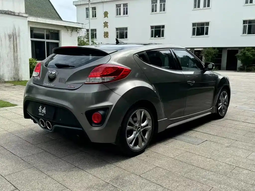Hyundai Veloster