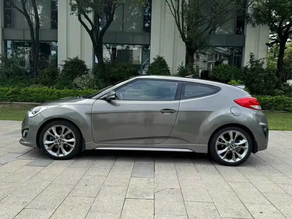 Hyundai Veloster