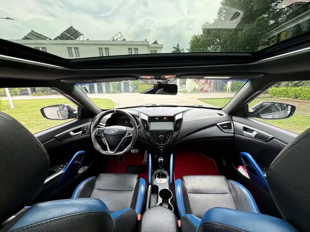Hyundai Veloster