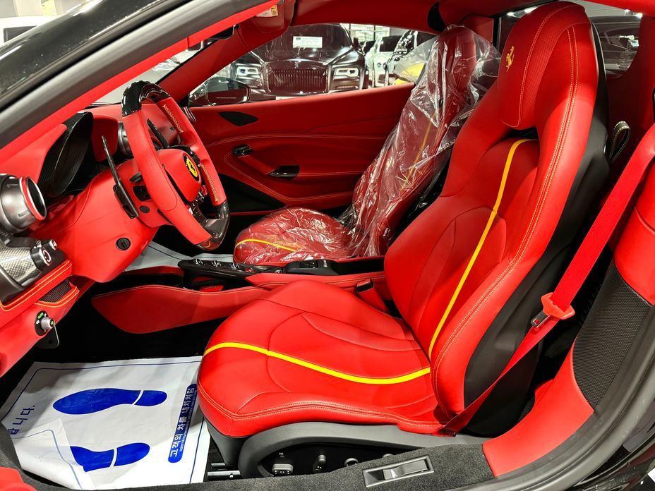 Ferrari F8