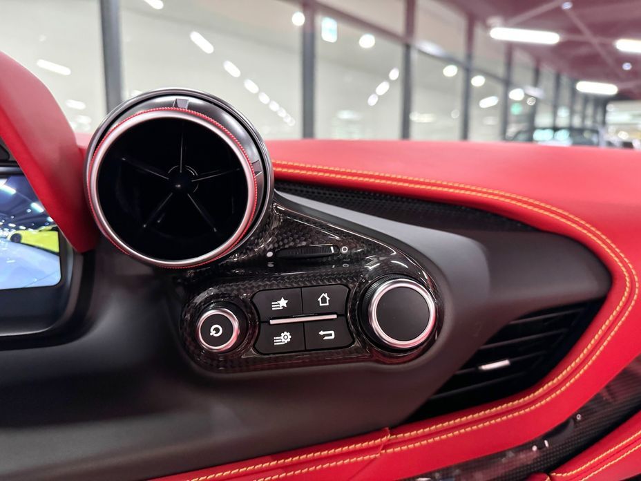 Ferrari F8