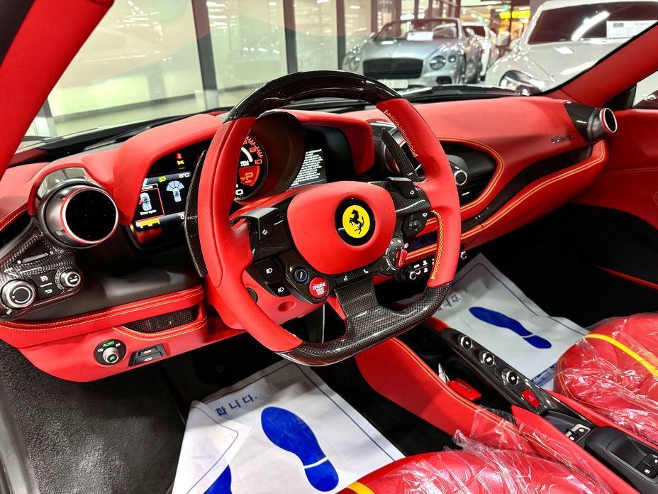 Ferrari F8