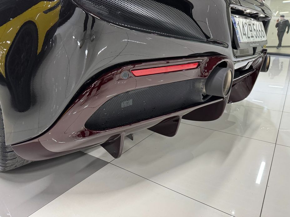 Ferrari F8