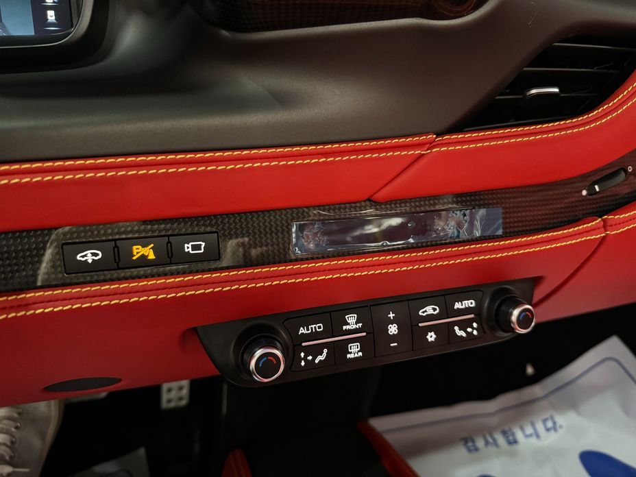 Ferrari F8