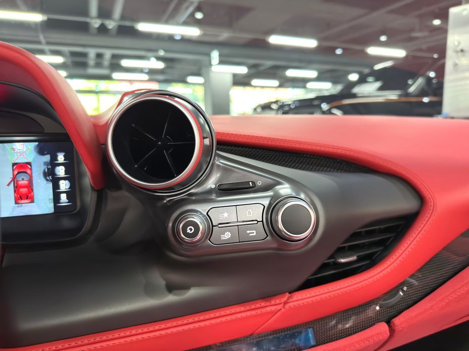 Ferrari F8
