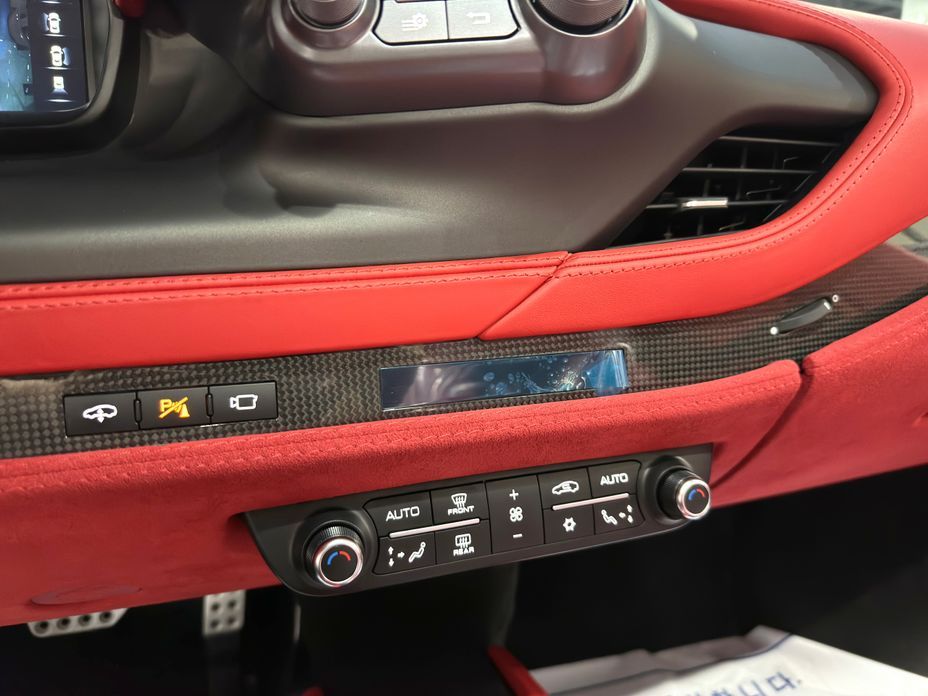 Ferrari F8