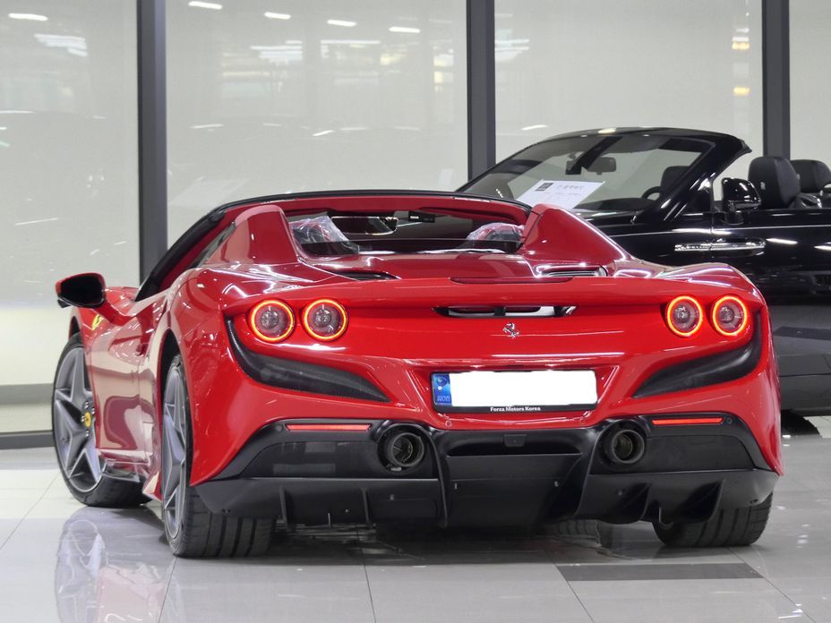 Ferrari F8