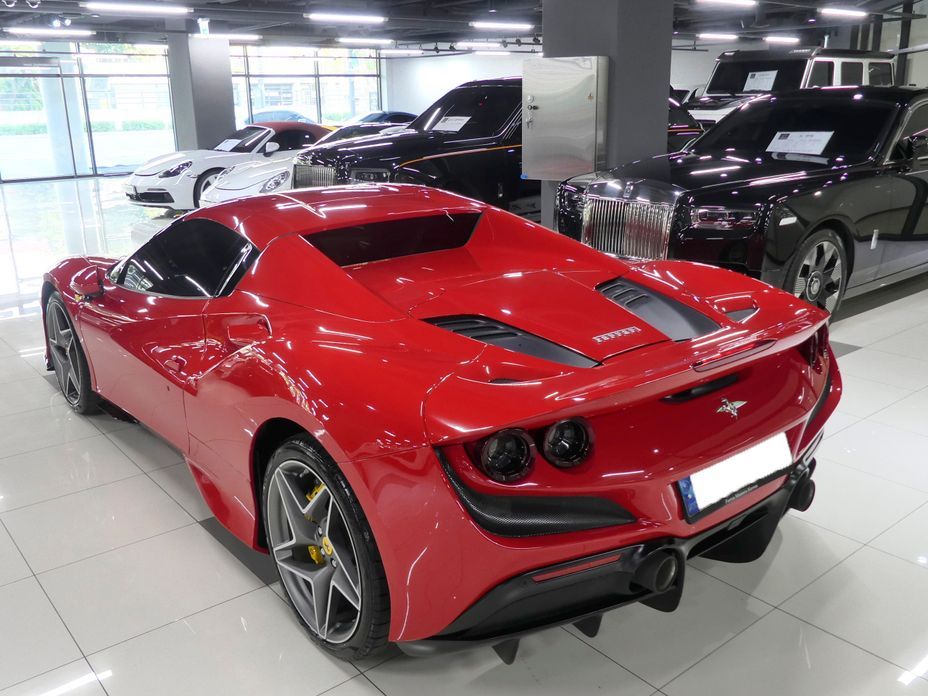 Ferrari F8