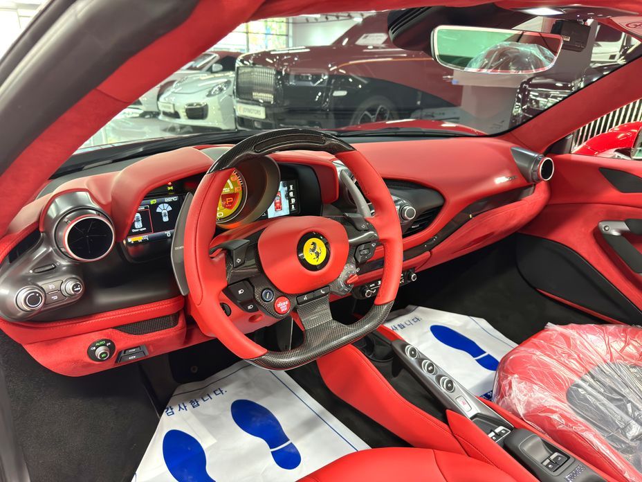 Ferrari F8