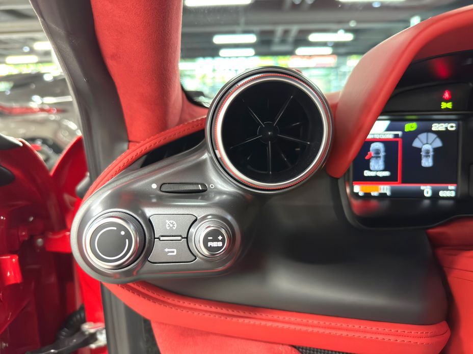 Ferrari F8
