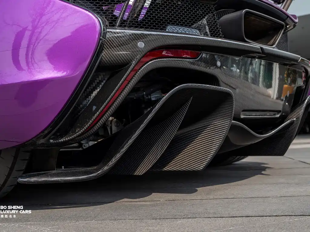 McLaren P1