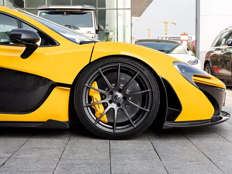 McLaren P1