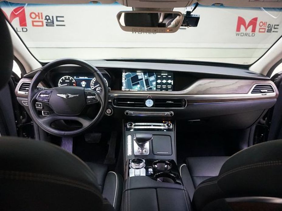Genesis G90