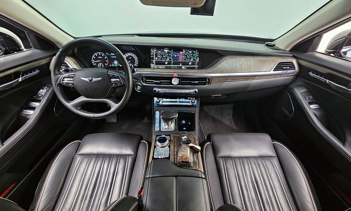 Genesis G90