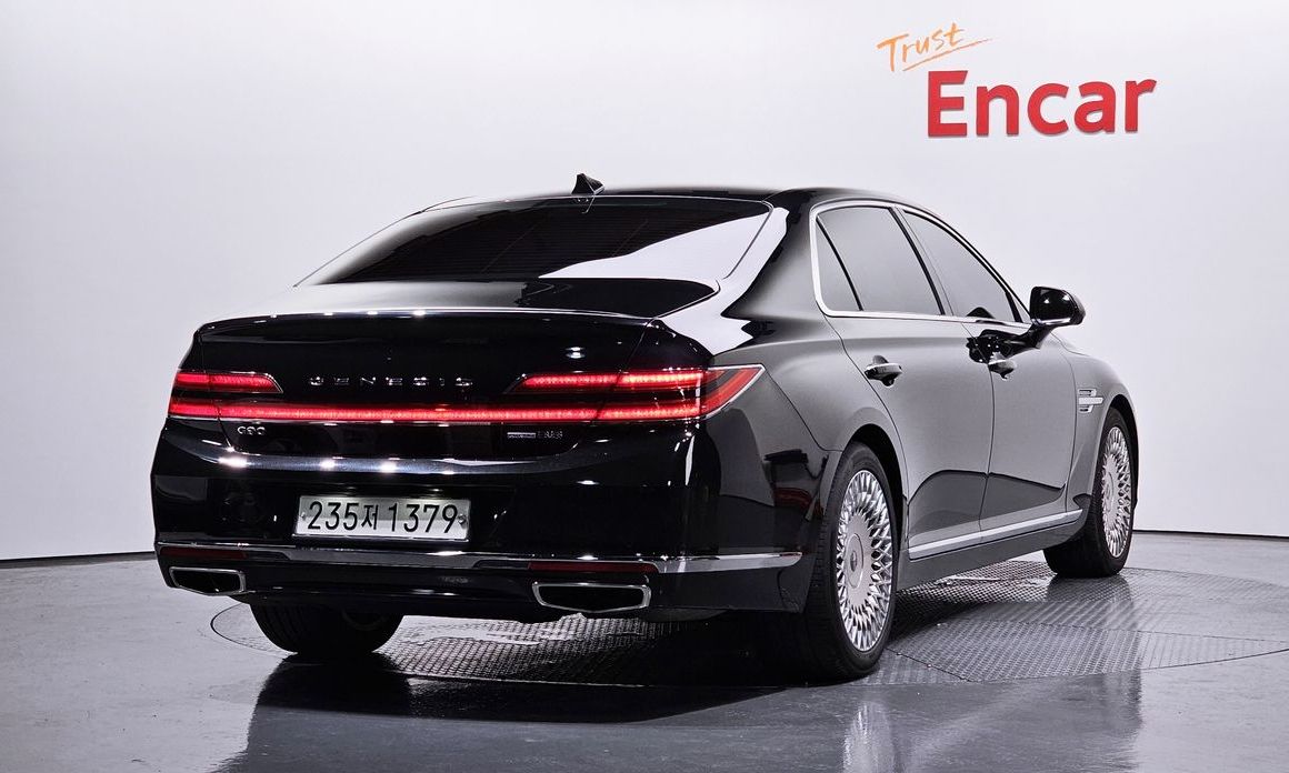 Genesis G90