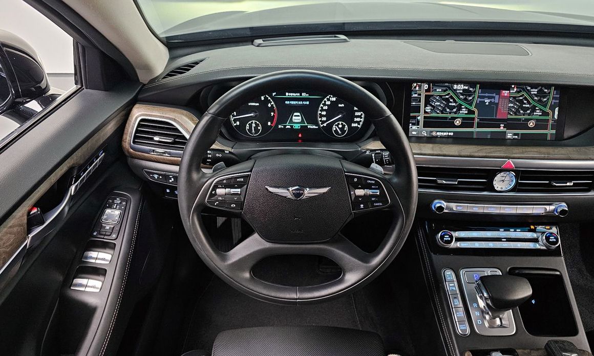 Genesis G90