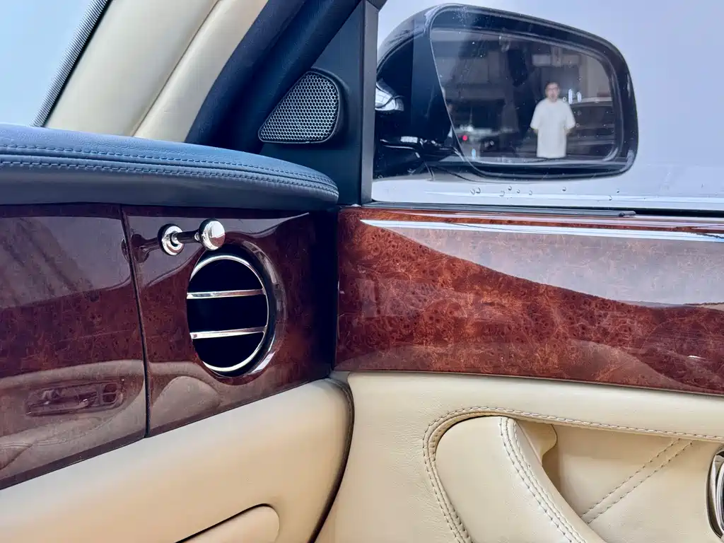 Bentley Elegance